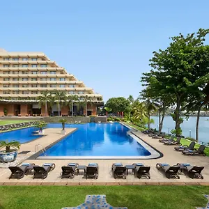 Cinnamon Lakeside 5* Коломбо