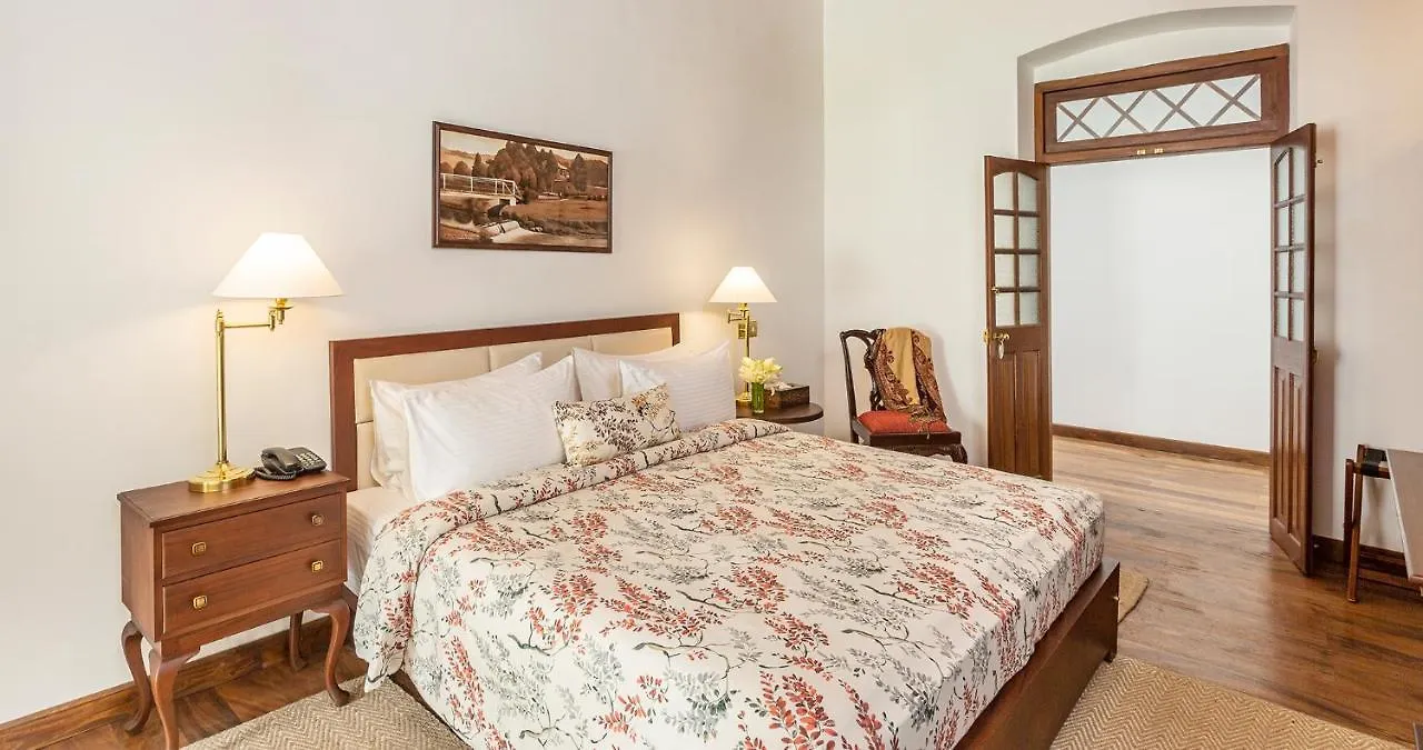 Resort W15 Lake Gregory Nuwara Eliya